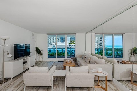 Copropriété à louer à Miami Beach, Floride: 2 chambres, 81.75 m2 № 2334624 - photo 11