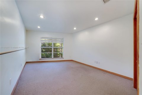 Купить виллу или дом в Майами, Флорида 2 спальни, 194.17м2, № 1971333 - фото 9