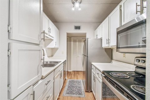 Condominio en alquiler en Tampa, Florida, 2 dormitorios, 86.96 m2 № 1888557 - foto 22