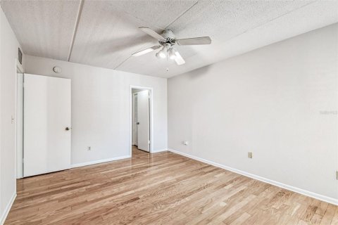 Condominio en alquiler en Tampa, Florida, 2 dormitorios, 86.96 m2 № 1888557 - foto 14