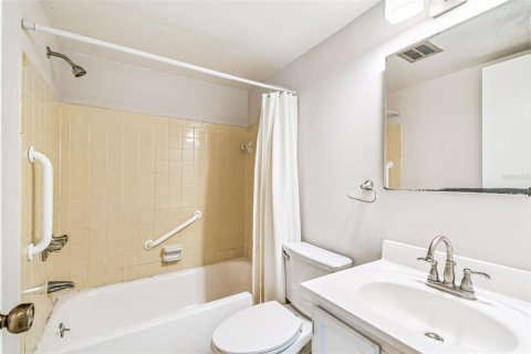 Condominio en alquiler en Tampa, Florida, 2 dormitorios, 86.96 m2 № 1888557 - foto 11