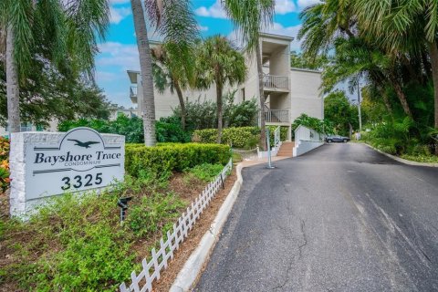 Condominio en alquiler en Tampa, Florida, 2 dormitorios, 86.96 m2 № 1888557 - foto 1