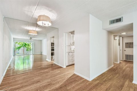 Condominio en alquiler en Tampa, Florida, 2 dormitorios, 86.96 m2 № 1888557 - foto 29