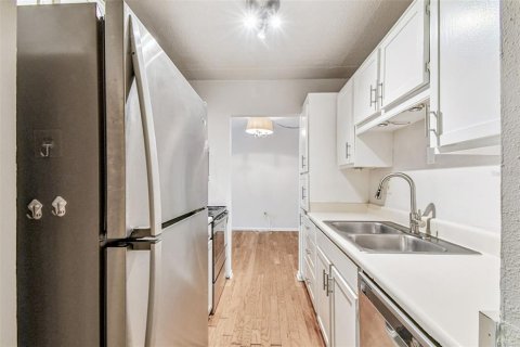 Condominio en alquiler en Tampa, Florida, 2 dormitorios, 86.96 m2 № 1888557 - foto 21