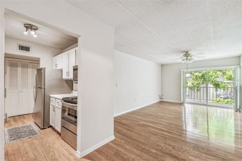 Condominio en alquiler en Tampa, Florida, 2 dormitorios, 86.96 m2 № 1888557 - foto 28