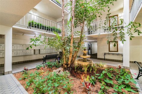 Condominio en alquiler en Tampa, Florida, 2 dormitorios, 86.96 m2 № 1888557 - foto 7