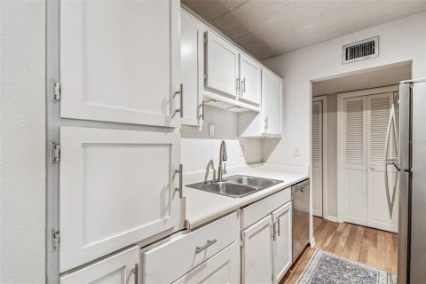 Condominio en alquiler en Tampa, Florida, 2 dormitorios, 86.96 m2 № 1888557 - foto 24