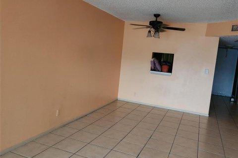 Condo in Fort Lauderdale, Florida, 2 bedrooms  № 2188005 - photo 3