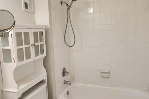 Condo in Fort Lauderdale, Florida, 2 bedrooms  № 2188005 - photo 10