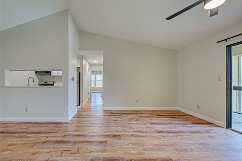 Condo in Sarasota, Florida, 2 bedrooms  № 1845245 - photo 2