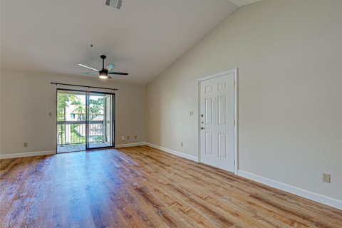 Condo in Sarasota, Florida, 2 bedrooms  № 1845245 - photo 9