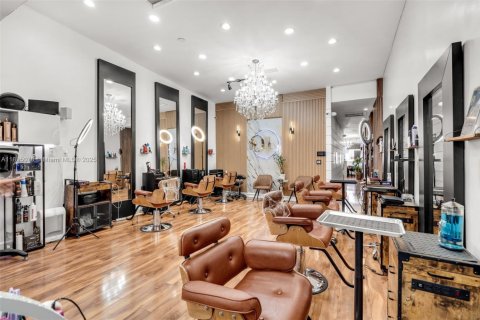 Commercial property in Coral Gables, Florida № 1770605 - photo 12