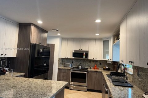 Villa ou maison à vendre à Doral, Floride: 4 chambres, 271.55 m2 № 2057059 - photo 6