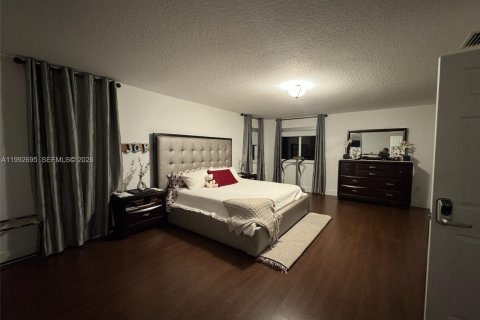 Villa ou maison à vendre à Doral, Floride: 4 chambres, 271.55 m2 № 2057059 - photo 26