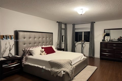 Villa ou maison à vendre à Doral, Floride: 4 chambres, 271.55 m2 № 2057059 - photo 28