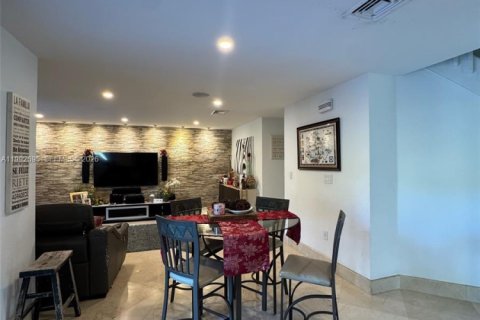 Villa ou maison à vendre à Doral, Floride: 4 chambres, 271.55 m2 № 2057059 - photo 16