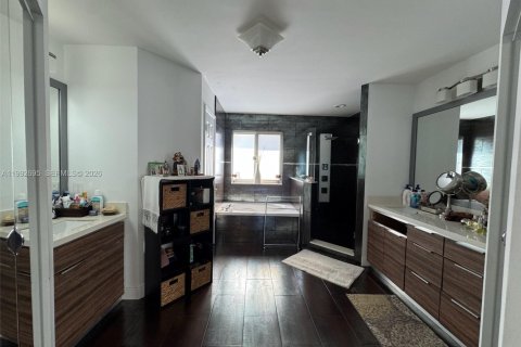 Villa ou maison à vendre à Doral, Floride: 4 chambres, 271.55 m2 № 2057059 - photo 29