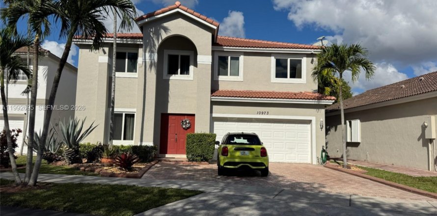 Villa ou maison à Doral, Floride 4 chambres, 271.55 m2 № 2057059