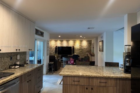 Villa ou maison à vendre à Doral, Floride: 4 chambres, 271.55 m2 № 2057059 - photo 15