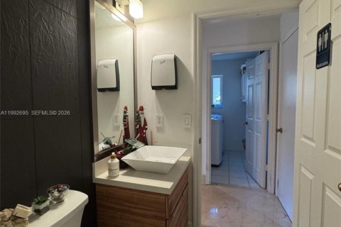 Villa ou maison à vendre à Doral, Floride: 4 chambres, 271.55 m2 № 2057059 - photo 20