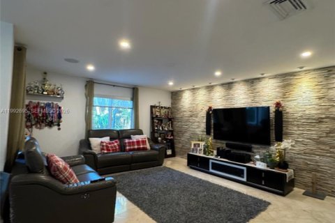 Villa ou maison à vendre à Doral, Floride: 4 chambres, 271.55 m2 № 2057059 - photo 17