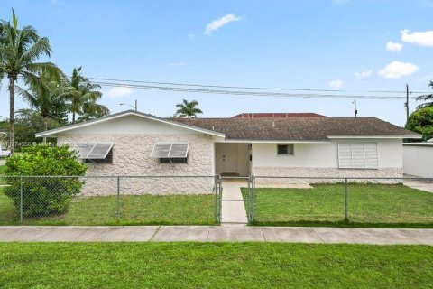 Casa en alquiler en Homestead, Florida, 4 dormitorios, 169.08 m2 № 1921732 - foto 2