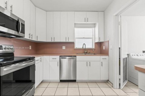 Casa en alquiler en Homestead, Florida, 4 dormitorios, 169.08 m2 № 1921732 - foto 13