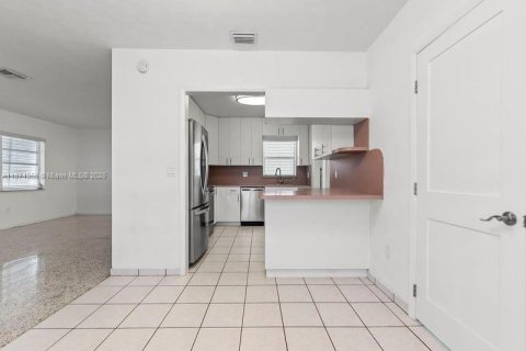 Casa en alquiler en Homestead, Florida, 4 dormitorios, 169.08 m2 № 1921732 - foto 10