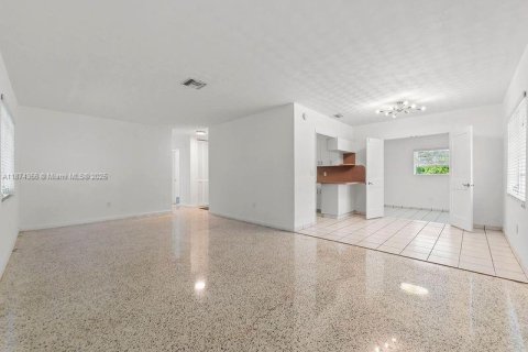 Casa en alquiler en Homestead, Florida, 4 dormitorios, 169.08 m2 № 1921732 - foto 6