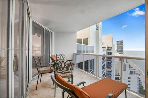 Copropriété à louer à Sunny Isles Beach, Floride: 2 chambres, 176.51 m2 № 1832463 - photo 3
