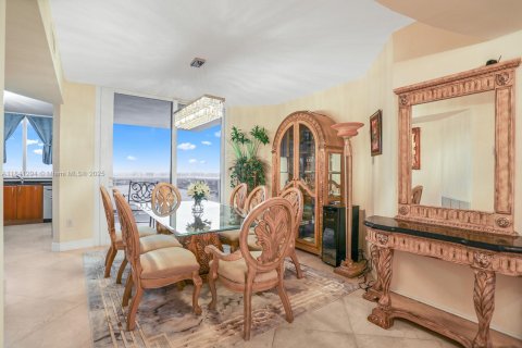 Condo in Sunny Isles Beach, Florida, 2 bedrooms  № 1832463 - photo 8