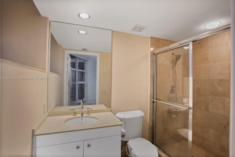 Condo in Sunny Isles Beach, Florida, 2 bedrooms  № 1832463 - photo 14