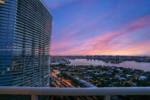 Condo in Sunny Isles Beach, Florida, 2 bedrooms  № 1832463 - photo 23