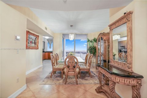 Copropriété à louer à Sunny Isles Beach, Floride: 2 chambres, 176.51 m2 № 1832463 - photo 7
