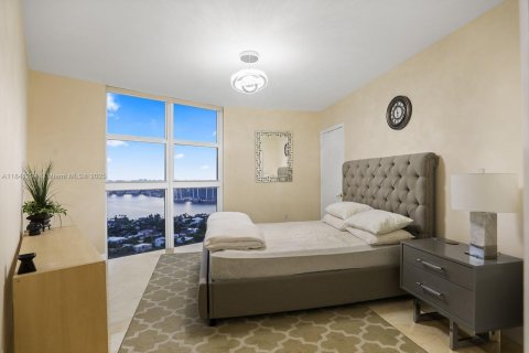 Copropriété à louer à Sunny Isles Beach, Floride: 2 chambres, 176.51 m2 № 1832463 - photo 13