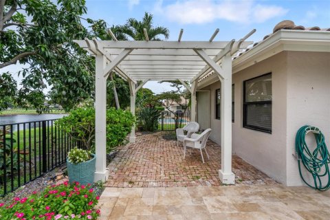 House in Boca Raton, Florida 3 bedrooms, 265.14 sq.m. № 1994411 - photo 27