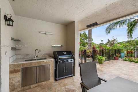 House in Boca Raton, Florida 3 bedrooms, 265.14 sq.m. № 1994411 - photo 24