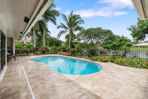 House in Boca Raton, Florida 3 bedrooms, 265.14 sq.m. № 1994411 - photo 25