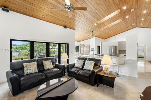 House in Boca Raton, Florida 3 bedrooms, 265.14 sq.m. № 1994411 - photo 21