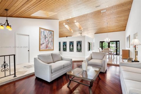 House in Boca Raton, Florida 3 bedrooms, 265.14 sq.m. № 1994411 - photo 2