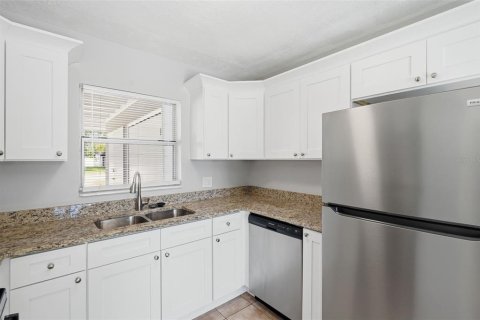 House in Saint Petersburg, Florida 3 bedrooms, 106.74 sq.m. № 2235495 - photo 19