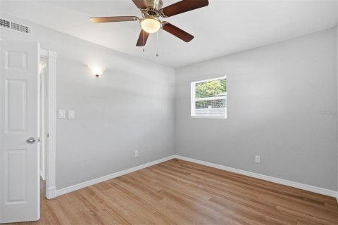 House in Saint Petersburg, Florida 3 bedrooms, 106.74 sq.m. № 2235495 - photo 22