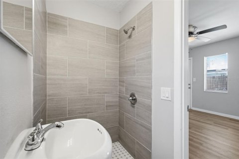 House in Saint Petersburg, Florida 3 bedrooms, 106.74 sq.m. № 2235495 - photo 30