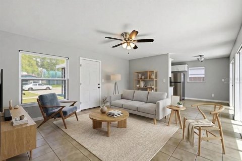 House in Saint Petersburg, Florida 3 bedrooms, 106.74 sq.m. № 2235495 - photo 6