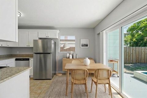 House in Saint Petersburg, Florida 3 bedrooms, 106.74 sq.m. № 2235495 - photo 7