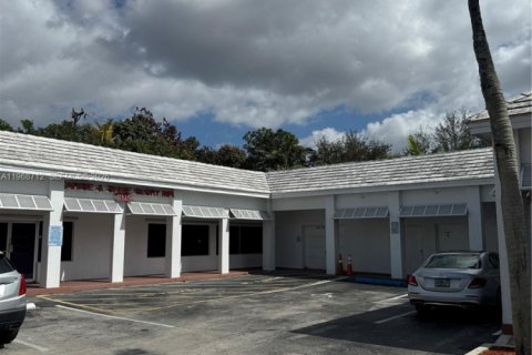 Propiedad comercial en venta en Sunrise, Florida № 2031717 - foto 2