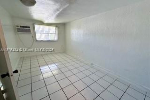 Apartamento en alquiler en Miami, Florida, 1 dormitorio, 41.81 m2 № 1947646 - foto 7