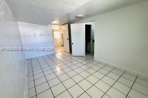 Apartamento en alquiler en Miami, Florida, 1 dormitorio, 41.81 m2 № 1947646 - foto 6
