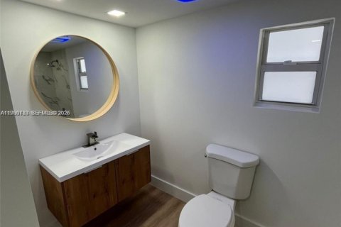 House in Fort Lauderdale, Florida 4 bedrooms, 188.96 sq.m. № 2023613 - photo 18