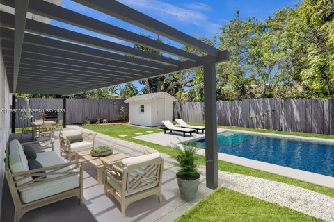 House in Fort Lauderdale, Florida 4 bedrooms, 188.96 sq.m. № 2023613